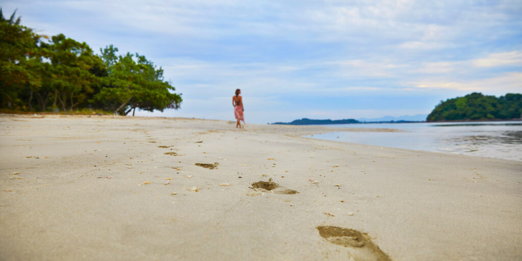 Snorkeling Gili Asahan - Pearl Beach Resort has the best coral home reef of Gili Asahan: a wonderful snorkel & swimm experience for our guest